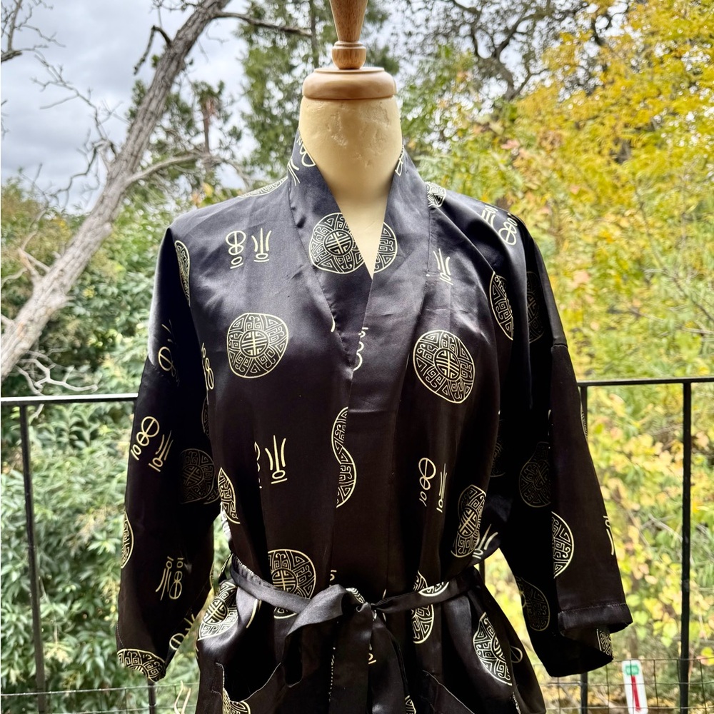 Vintage Black Onyx Silk Kimono Robe with Gold Pattern